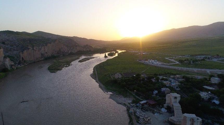 Hasankeyf&rsquo;te Muhteşem G&uuml;nbatımı