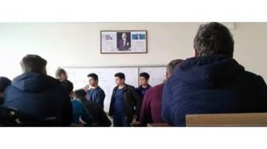 &Ouml;ğretmenden &Ouml;ğrencilere Sıra Dayağı