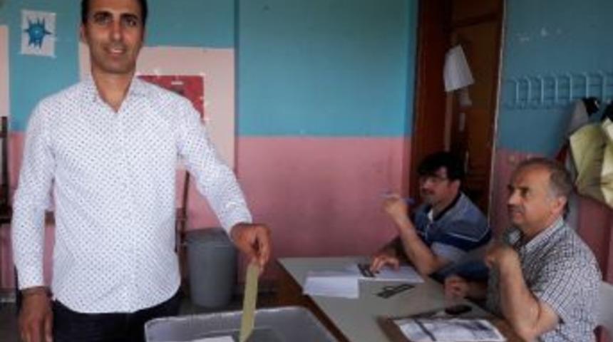 Bah&ccedil;elievler Mahallesi&rsquo;nde Muhtarlık Se&ccedil;imini Demir Kazandı