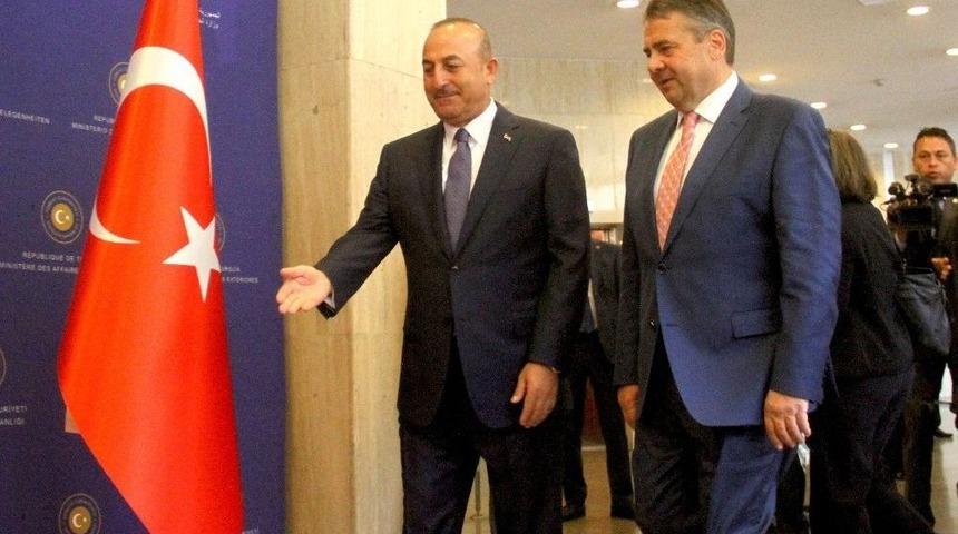 Bakan &Ccedil;avuşoğlu, Alman Mevkidaşı İle Bir Araya Geldi