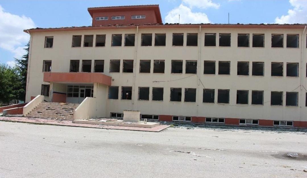 Eskişehir&rsquo;de Talan Edilen Okulda İhmaller Zinciri