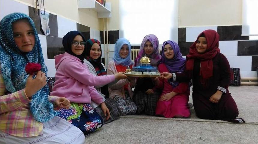 İmam Hatip Ortaokulunda Kubbet-&uuml;s Sahra Ve Mescid-i Haram Maketleri