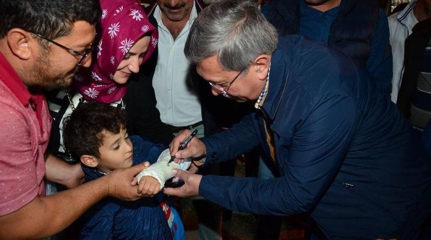 Başkan &Ccedil;etin&rsquo;den Ramazan Etkinlik Alanındaki Esnafa Ziyaret