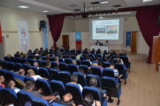 Şahin, Gençlik Ve Spor Çalışmalarını Değerlendirdi