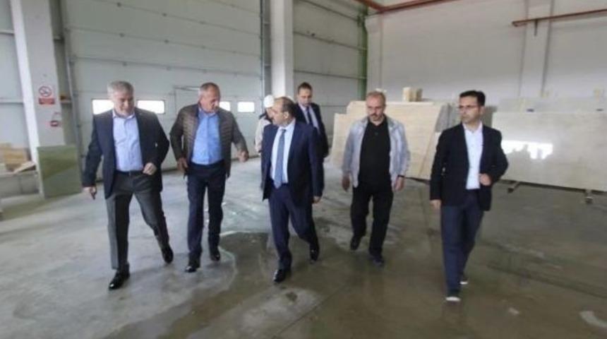 Başkan Keleş, Doğal Taş Fabrikasını Gezdi