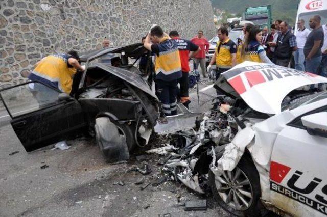 Zonguldak ta 2 Otomobil &Ccedil;arpıştı: 3 Yaralı 1