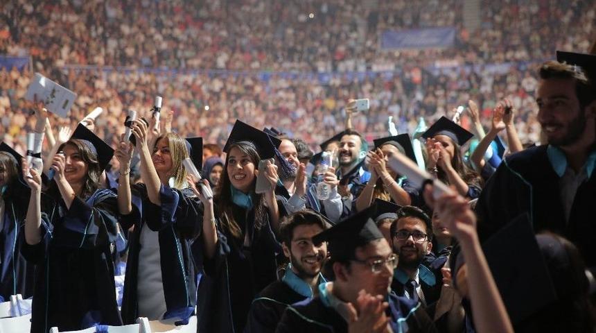 Bau Ailesinin Mezuniyet Coşkusu