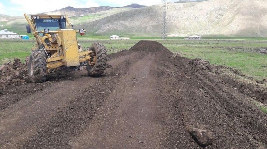 &Ccedil;aldıran&rsquo;da Kilitli Parke Taşı &Ccedil;alışması