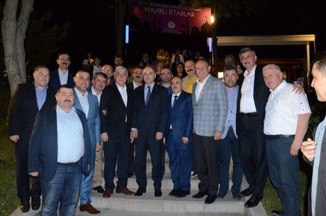 Ak Parti Teşkilatları İftarda Buluştu