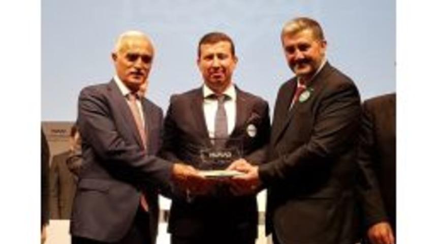 M&uuml;siad İzmir&rsquo;e Teşekk&uuml;r Plaketi