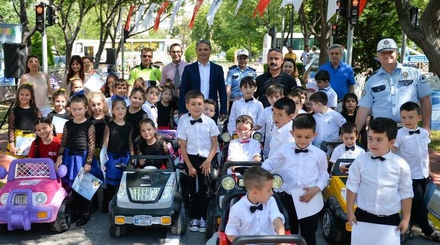 Muratpaşa Belediyesi 10 Bin &Ccedil;ocuğa Trafik Eğitimi Verdi