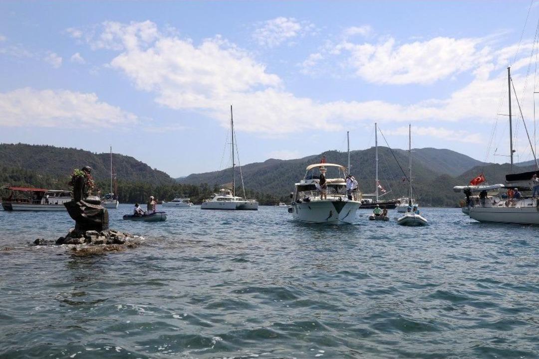 G&ouml;kova, Sadun Boro&rsquo;yu Kucakladı