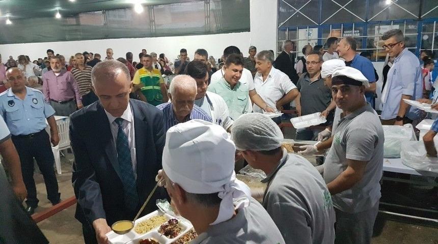 Başkan Aktaş, Vatandaşlarla İftar Sofrasında Bir Araya Geldi