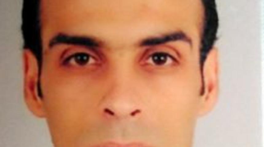 Evinin &Ouml;n&uuml;nde Fenalaşarak &Ouml;ld&uuml;