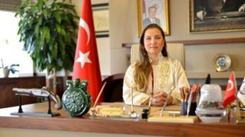 Rekt&ouml;r &Ccedil;akar, Sosyal Medyadan Canlı Soruları Yanıtlayacak