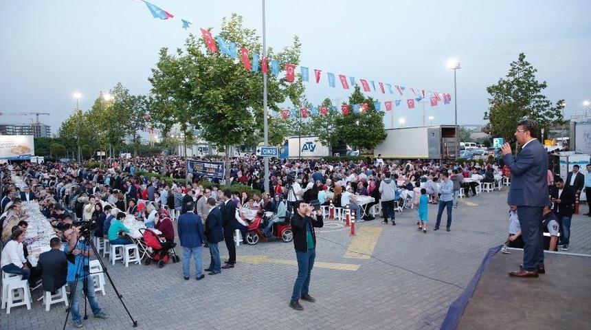 İftar Sofralarında Şehitler İ&ccedil;in Dua