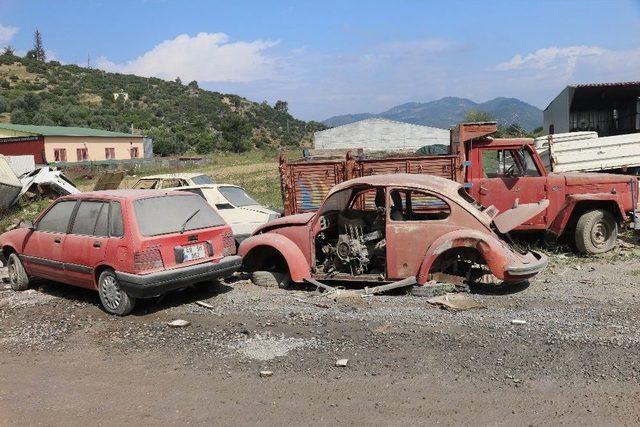 Gazipaşa Sanayi Sitesinde Hurda Ara&ccedil; Temizliği 2