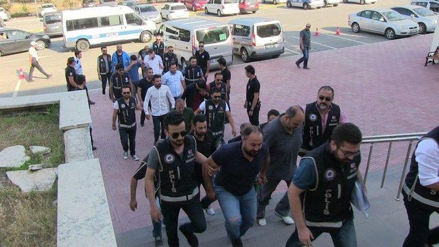 Muğla Merkezli G&ouml;&ccedil;men Ka&ccedil;ak&ccedil;ılığı Operasyonunda 13 Kişi Adliyede 1