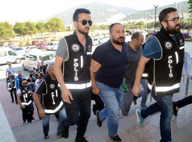 Bodrum'da 13 Göçmen Kaçakçılığı Zanlısı Adliyede