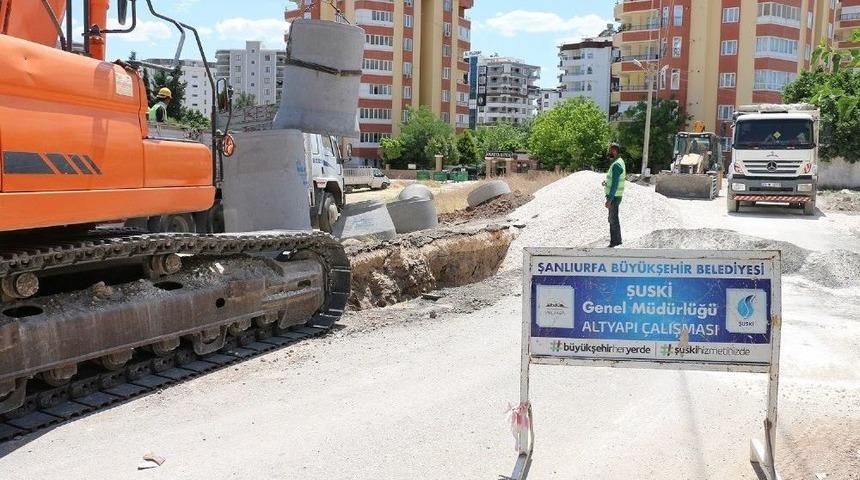 Karak&ouml;pr&uuml; İl&ccedil;esinde Drenaj Hat D&ouml;şeme &Ccedil;alışmaları Devam Ediyor
