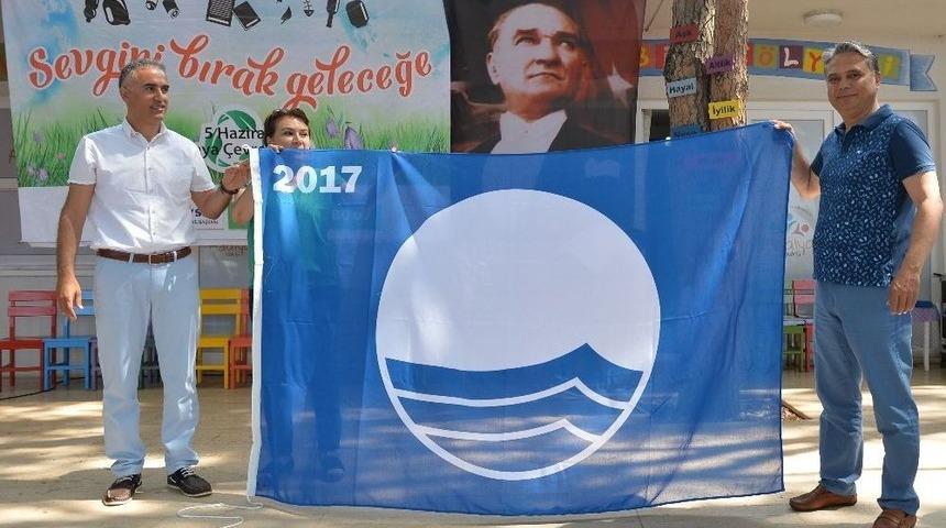 Başkan Uysal, Mavi Bayrakları Teslim Aldı