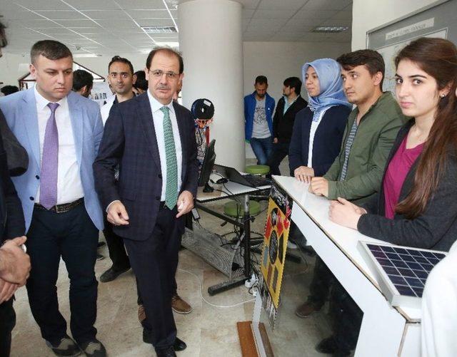 Bayburt &Uuml;niversitesinde Ar-ge Projeleri Sergisi D&uuml;zenlendi 1