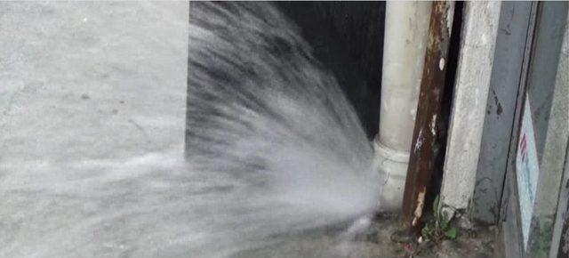 Şiddetli Yağmur Kent Merkezinde Etkili Oldu 2