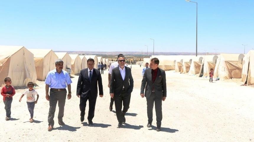 M&uuml;steşar Yardımcısı Karabay, M&uuml;lteci Kampında