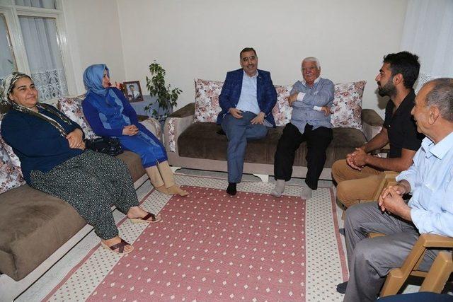 Başkan &Ccedil;elikcan Vatandaşın Sofrasına Konuk Oluyor 1
