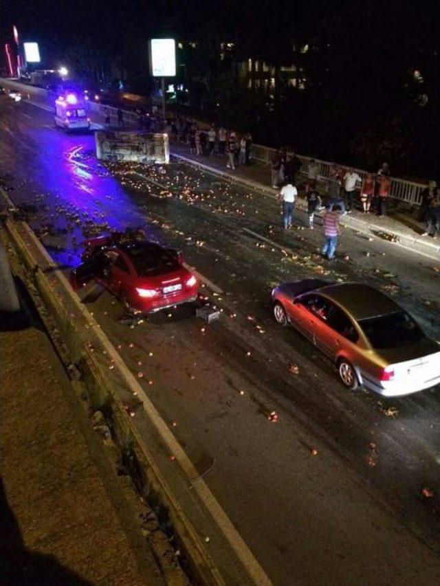 Alanya&rsquo;da Meyve Y&uuml;kl&uuml; Kamyonet Devrildi 1