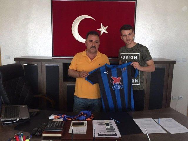 Batuhan Er Ve Zeynel Alkan Karacabey Birlikspor’da