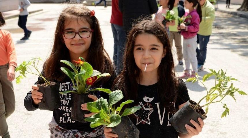 &Uuml;retmenin Hazzını Yaşadılar
