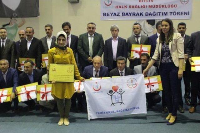 Bitlis’te 39 Okula “beyaz Bayrak” Verildi 1