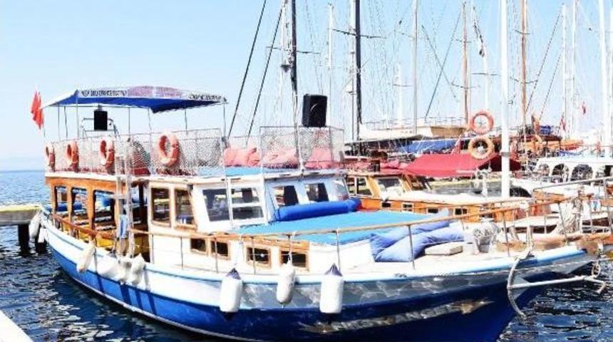 Deniz Ortasında 'korsan Dehşeti'nde 14 Kişi Serbest
