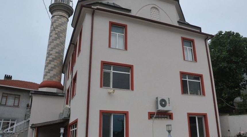 Camideki Bozuk Paraları &Ccedil;aldılar