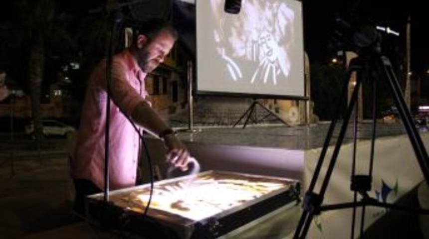 Mersin&rsquo;in Simgeleri Kumla Hayat Buldu