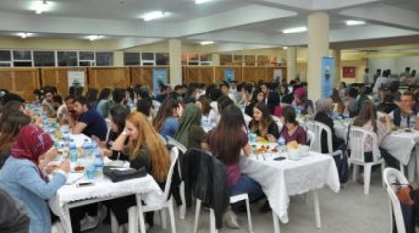 Aktaş Lise &Ouml;ğrencilerini İftarda Ağırladı