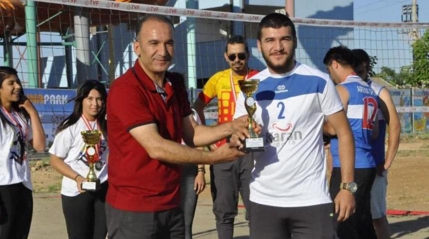 Plaj Voleybolu M&uuml;sabakaları Sona Erdi