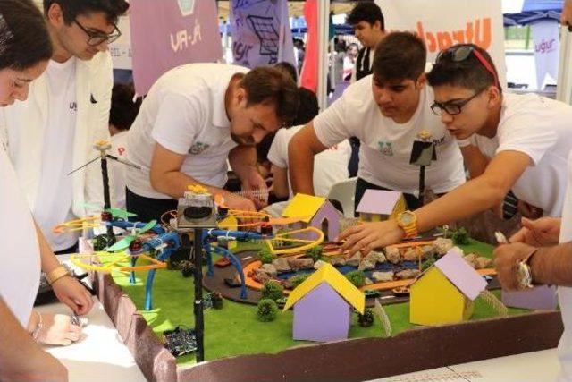 Mucitler, U-Maker Fest’Te Geleceğin Projelerini Yarıştırdı