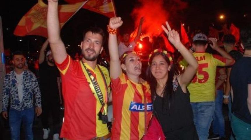 İzmir Sabaha Kadar Uyumadı (2)- Yeniden