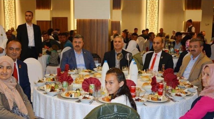 Vali Aziz Yıldırım, Şehit Yakınları Ve Gaziler İle İftarda Bir Araya Geldi
