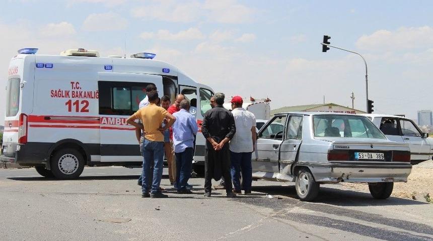 Şanlıurfa&rsquo;da Trafik Kazası: 2 Yaralı