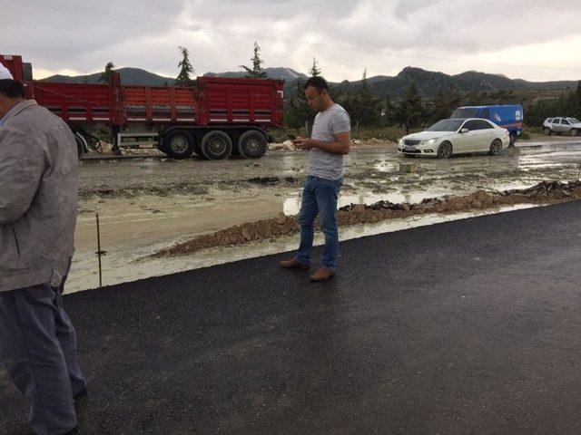 Şiddetli Yağış Otoyolu Kapattı 1