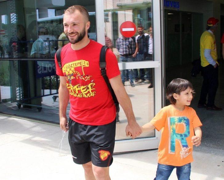 Şampiyon Göztepe, İzmir’de G2