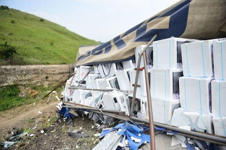 Bursa’da Feci Kaza...onlarca Çamaşır Makinesi Hurdaya Döndü G1