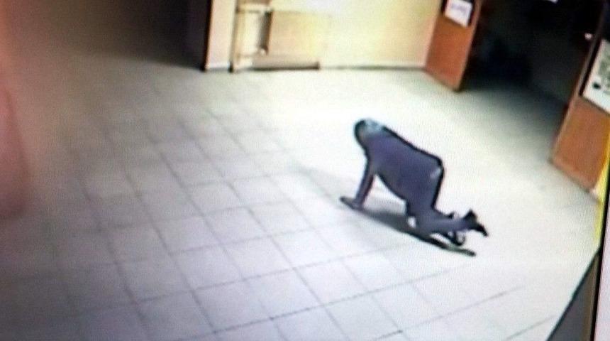 Bu Da S&uuml;r&uuml;nerek Hırsızlık