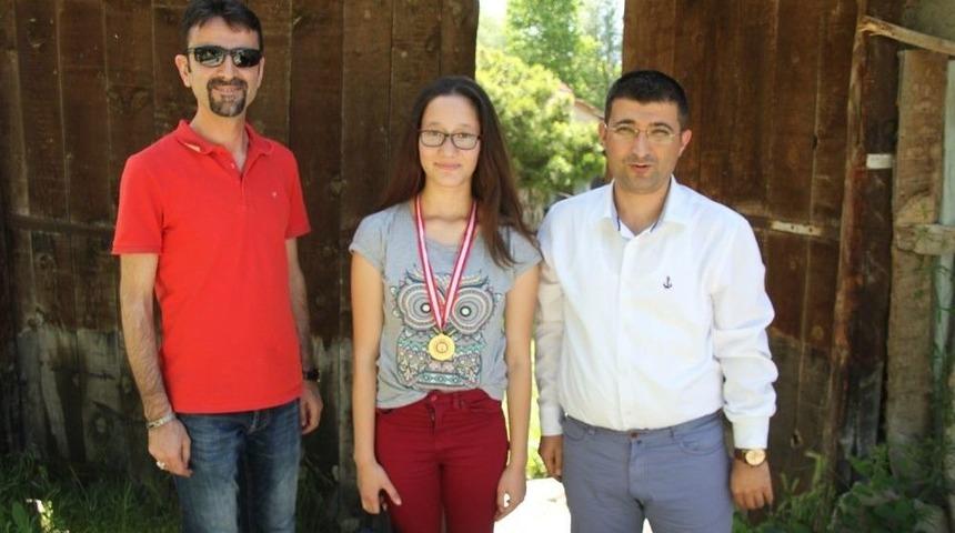 Domani&ccedil;li Teog Birincisine Bir Destekte Rekt&ouml;r Remzi G&ouml;ren&rsquo;den