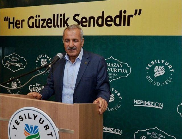 Yeşilyurt’taki Muhtarlar İftar Yemeğinde Bir Araya Geldi