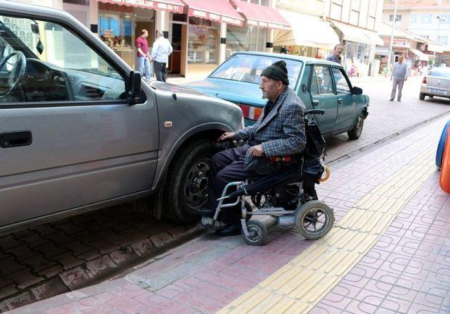 Bozkurt’ta İşyerlerinin Önüne Duba Koyan İşletmelere Trafik Cezası