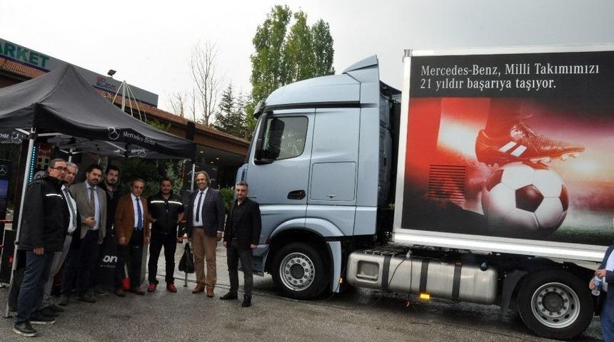 Mercedes Yeni Model Kamyonlarını Ergaz&bluepet İstasyonunda Tanıttı